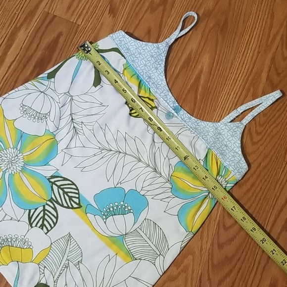 Roxy's tank small‎ - Picture 4 of 6